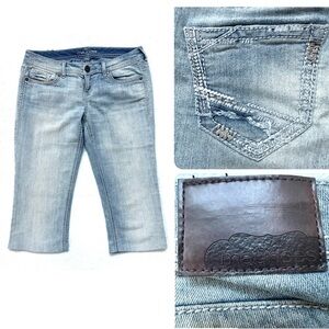 Maurices Faded Blue Cropped Jeans Size 6